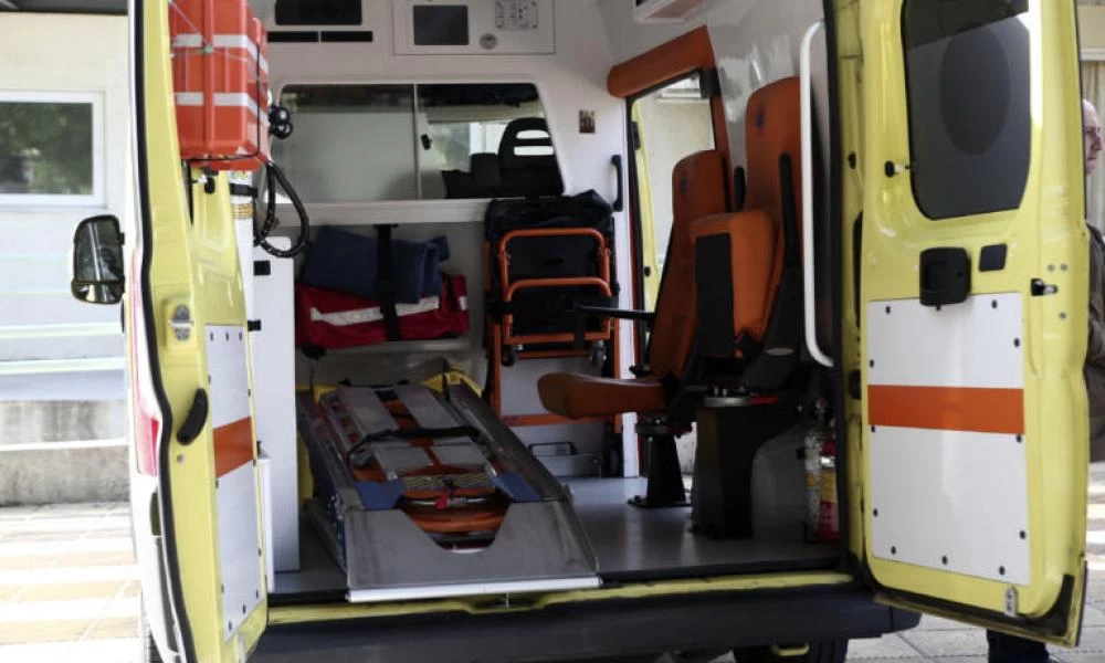 Άγριες συμπλοκές νεαρών με ΜΑΤ στην Ορεστιάδα - Μαχαιρώθηκε αστυνομικός